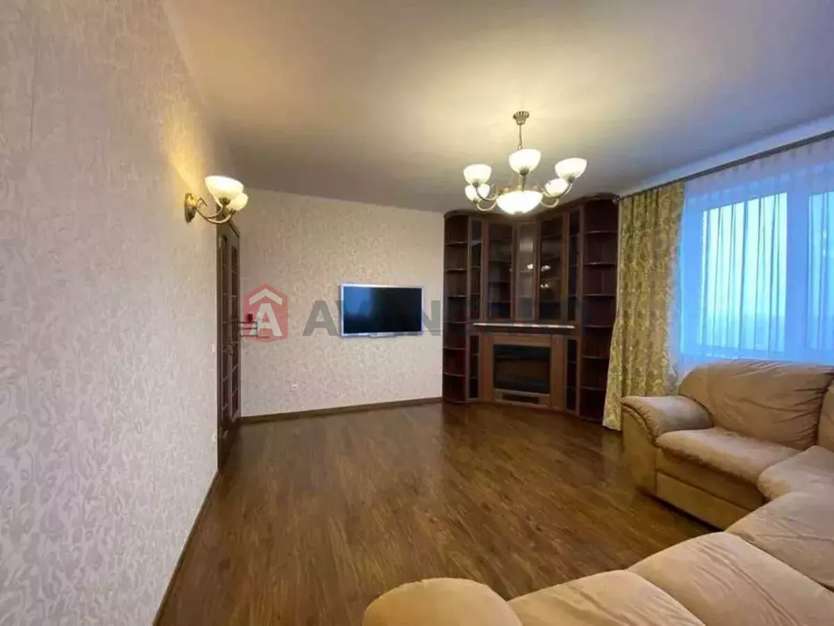 2 ��. ��������, 68/-/10 ��. �., 14/17 ������ ���� 8