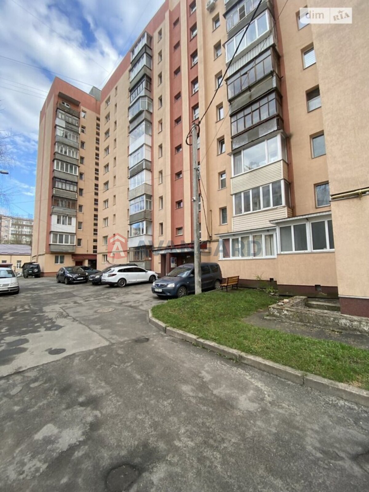 3 ��. ��������, 61/35/10 ��. �., 4/10 ������ ���� 1