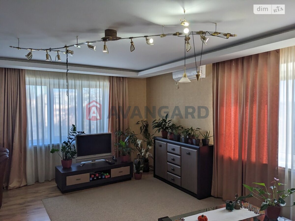 2 ��. ��������, 100/-/- ��. �., 4/5 ������ ���� 2