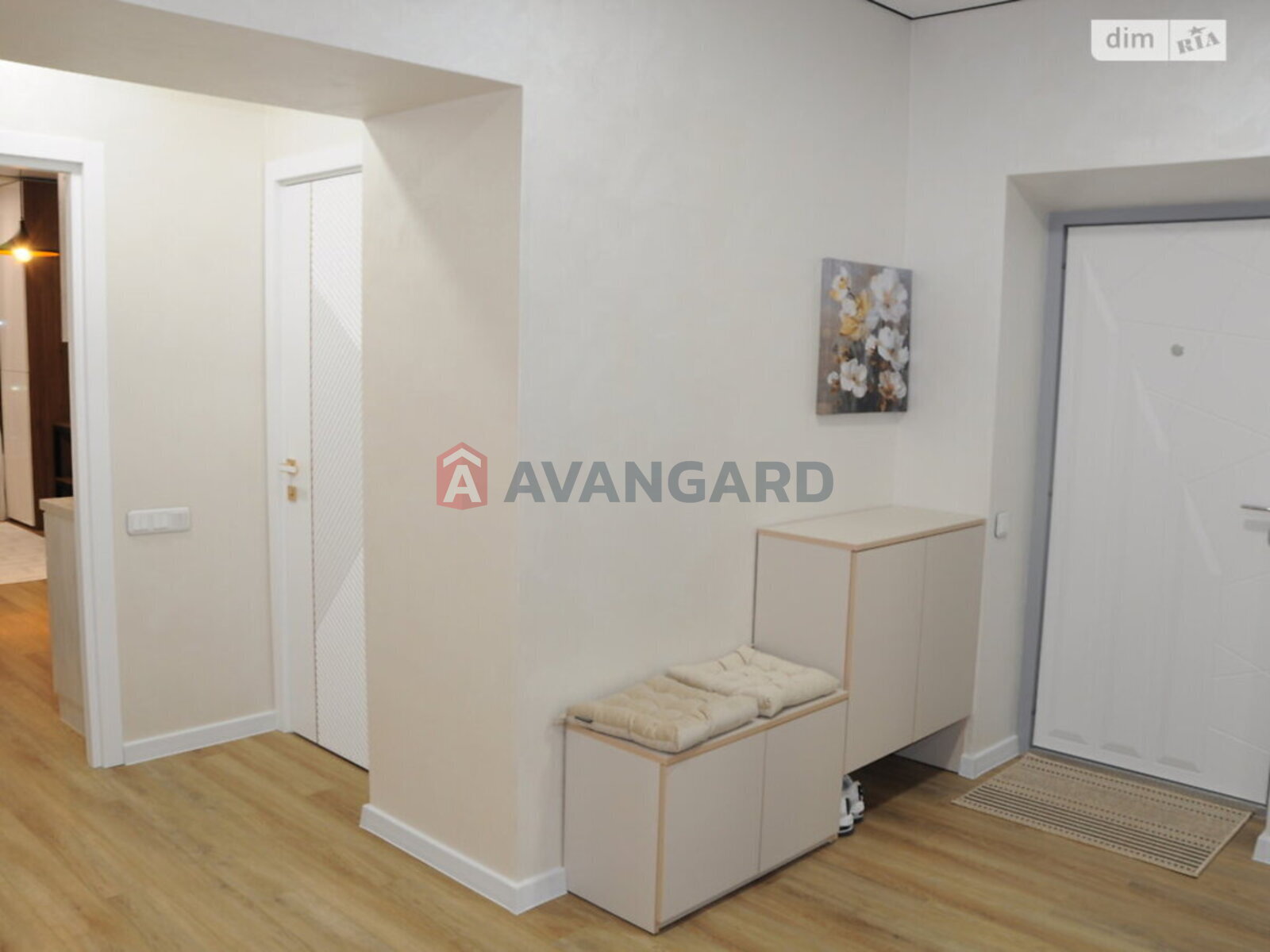 2 ��. ��������, 82/40/18 ��. �., 6/10 ������ ���� 14