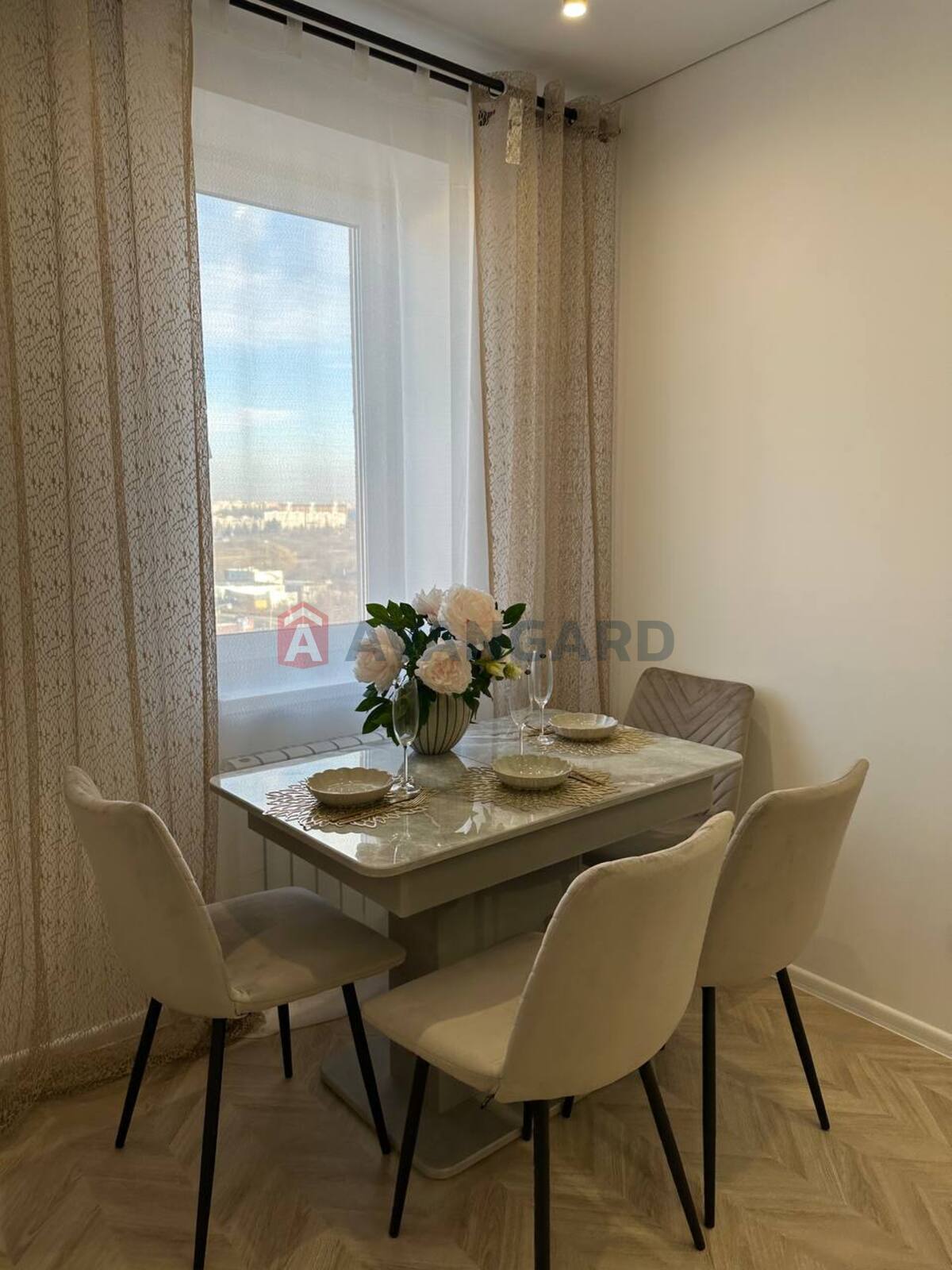 2 ��. ��������, 70/29/23 ��. �., 7/8 ������ ���� 15