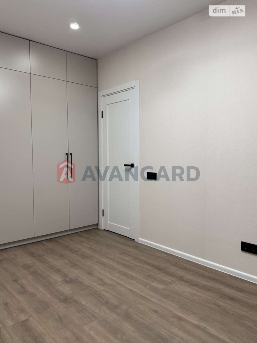 2 ����. ��������, 46/25/7 ��. �., 4/9 ���� ���� 15