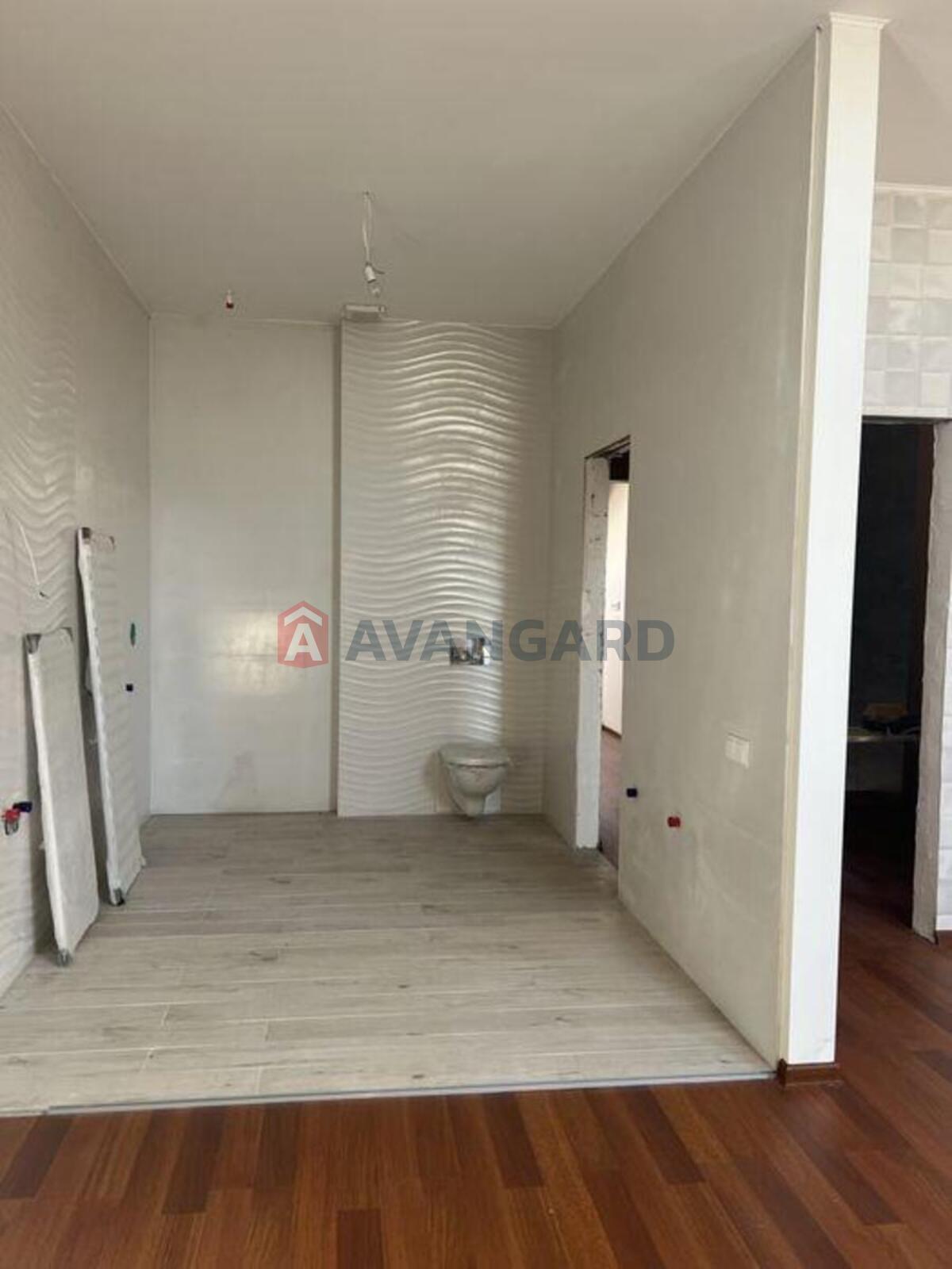 3 ����. ��������, 133/-/17 ��. �., 5/5 ���� ���� 12