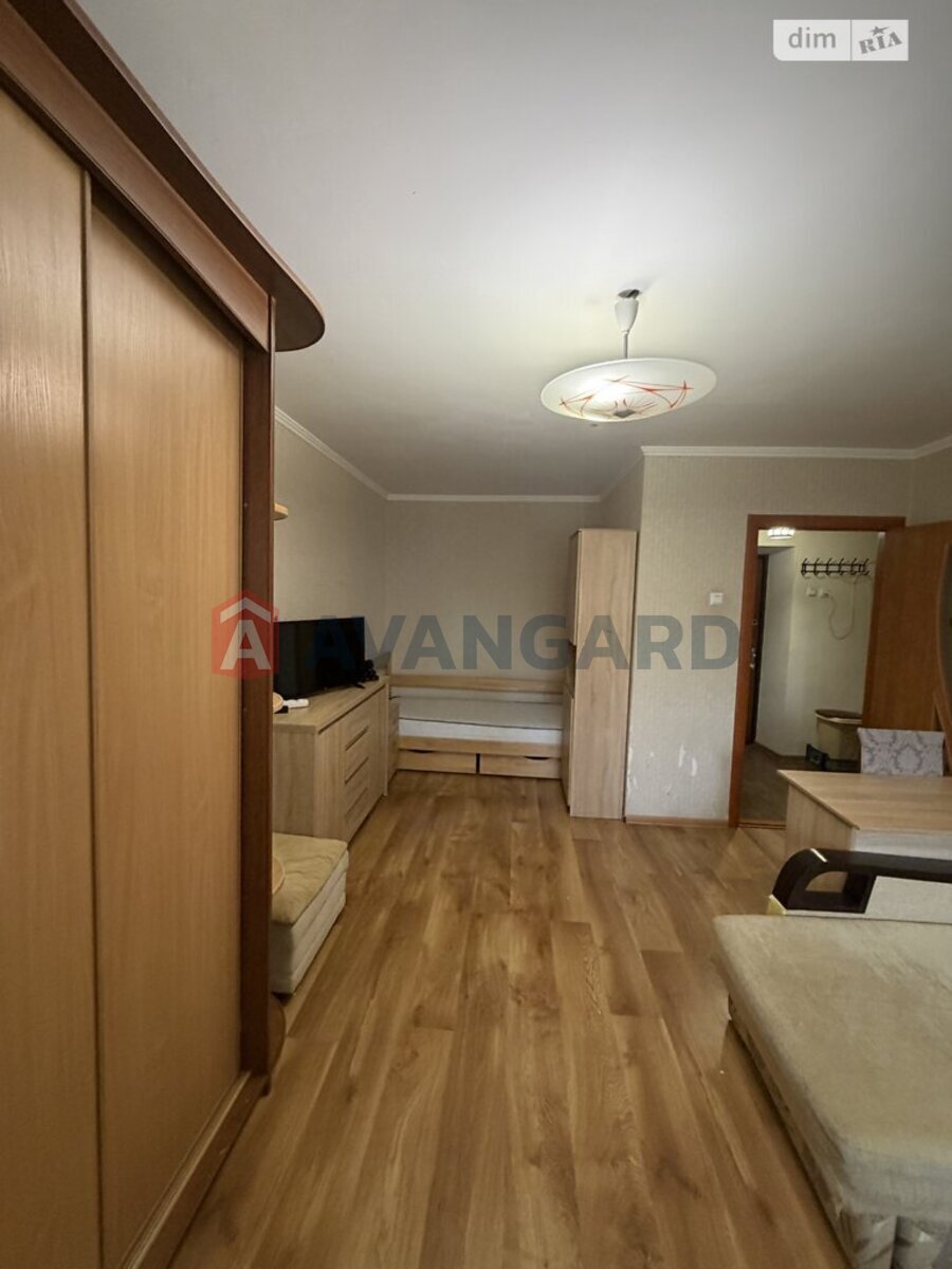 1 ��. ��������, 38/-/7 ��. �., 3/10 ������ ���� 2