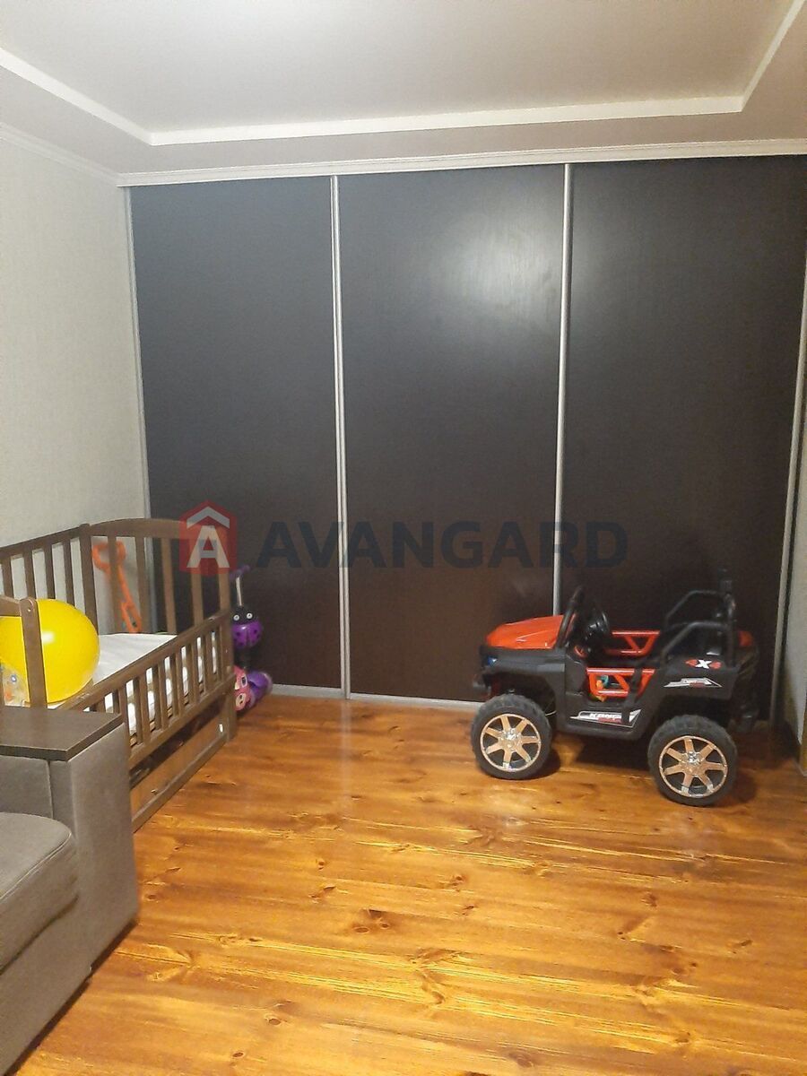 1 ����. ��������, 33/17/6 ��. �., 1/5 ���� ���� 9