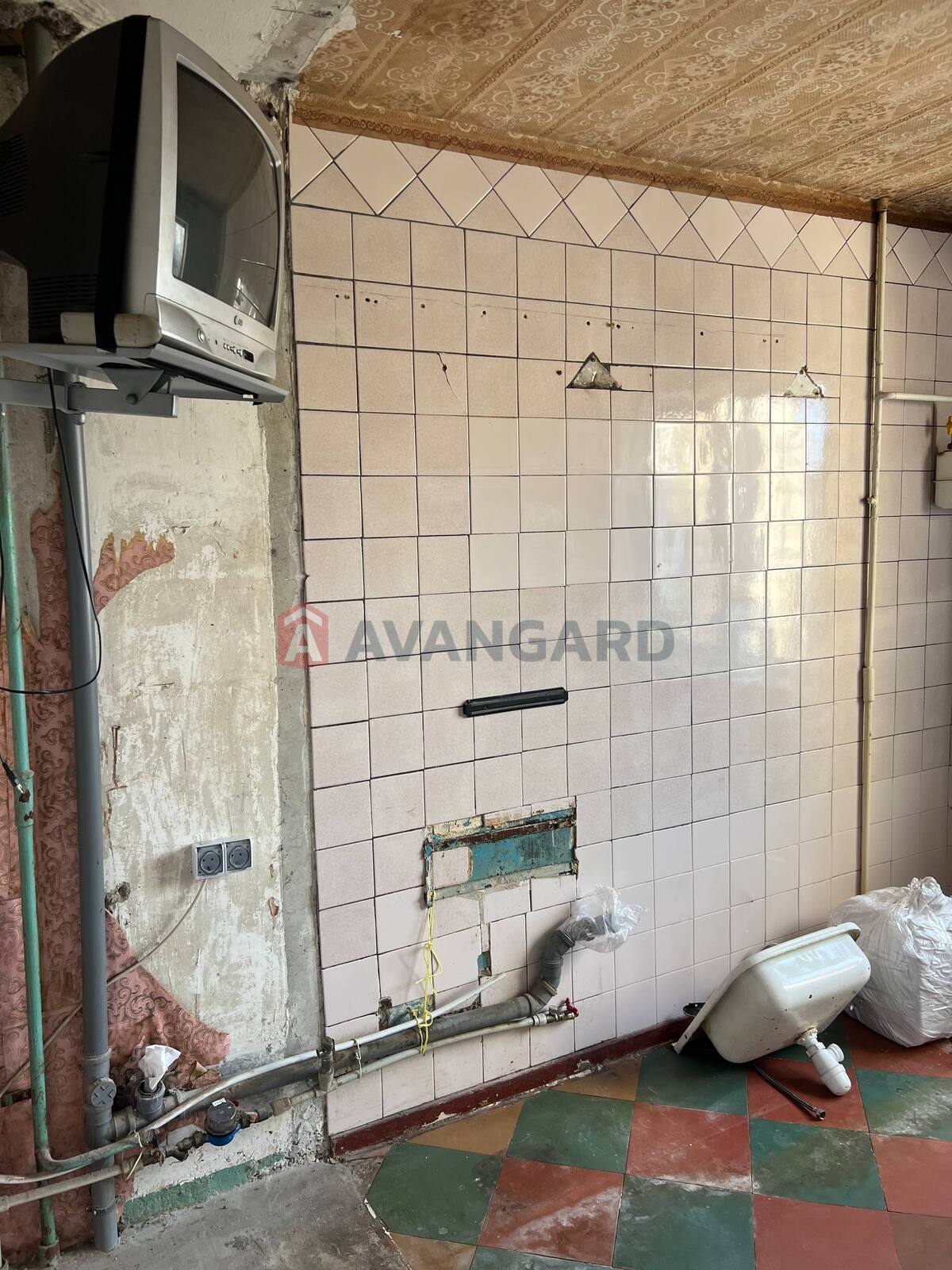 3 ����. ��������, 75/-/18 ��. �., 7/9 ���� ���� 12