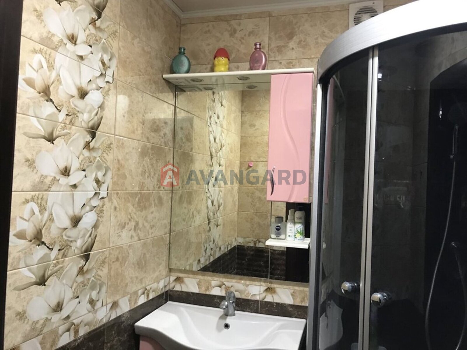 2 ��. ��������, 52/32/8 ��. �., 4/5 ������ ���� 23