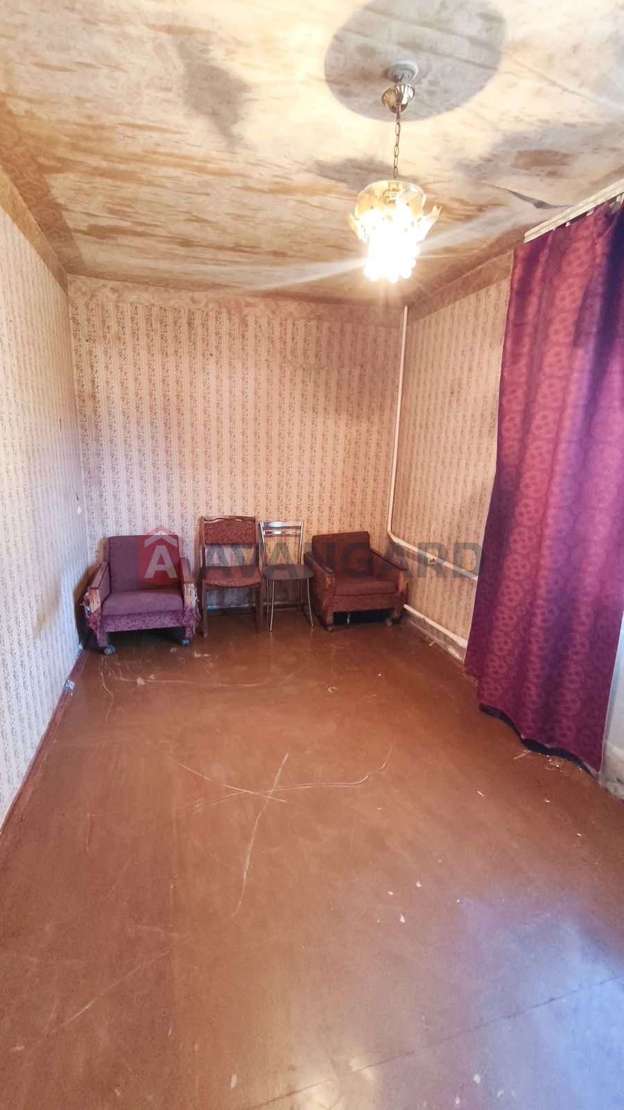 3 ��. ��������, 49,2/34,9/6 ��. �., 1/5 ������ ���� 4