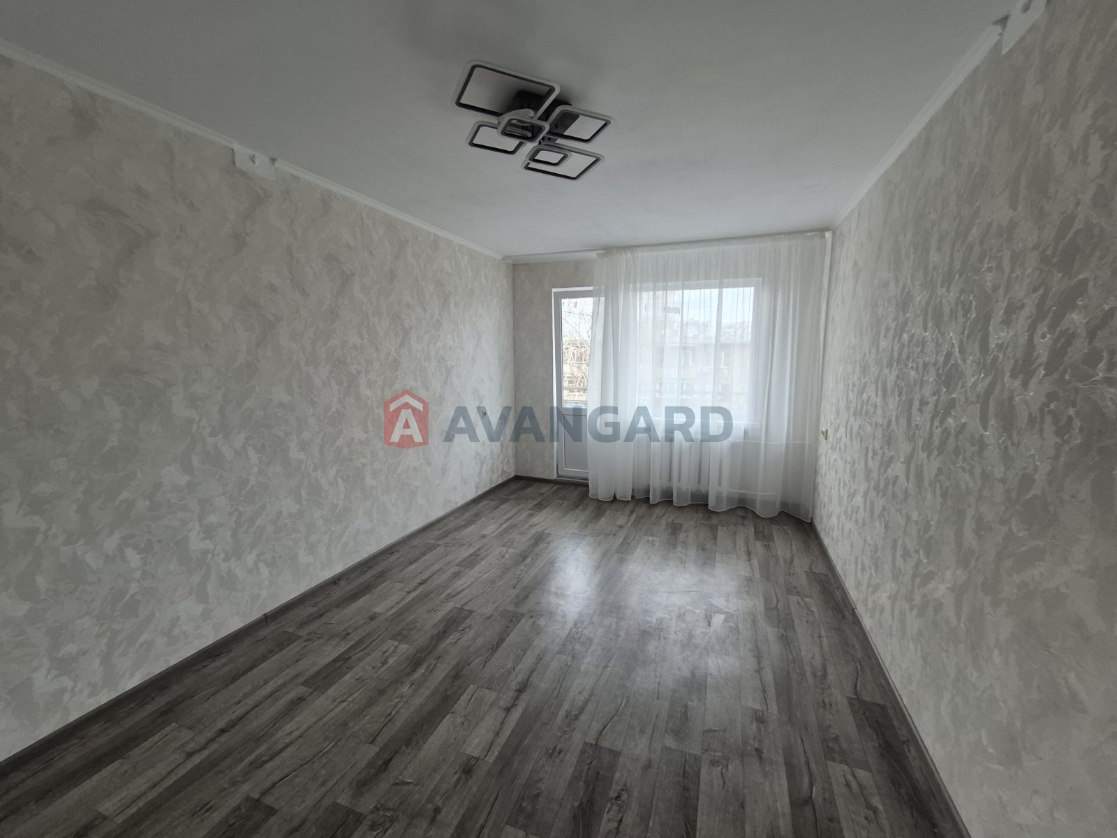 3 ��. ��������, 62/-/44 ��. �., 5/5 ������ ���� 14