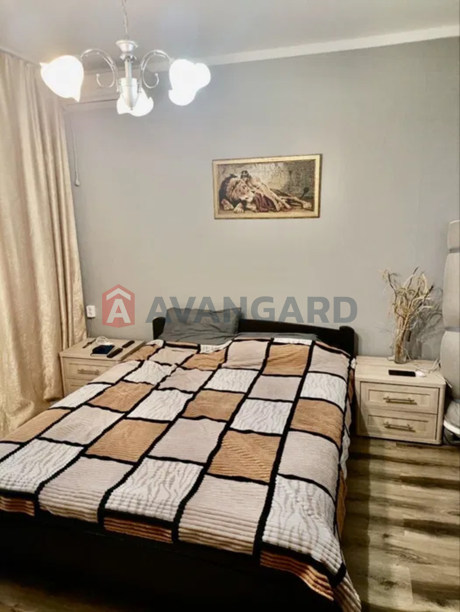 3 ��. ��������, 73/-/8 ��. �., 4/10 ������ ���� 5