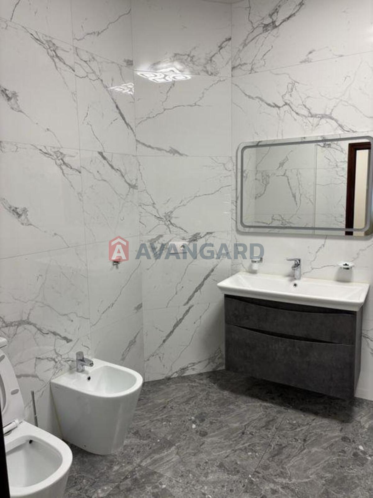 3 ��. ��������, 194/-/19 ��. �., 5/8 ������ ���� 3