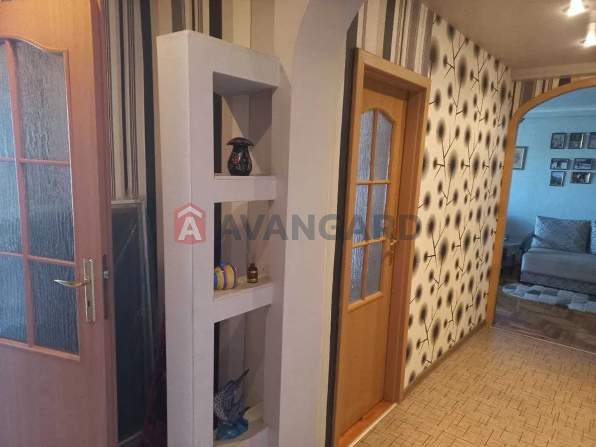 3 ����. ��������, 68/-/8 ��. �., 8/9 ���� ���� 12