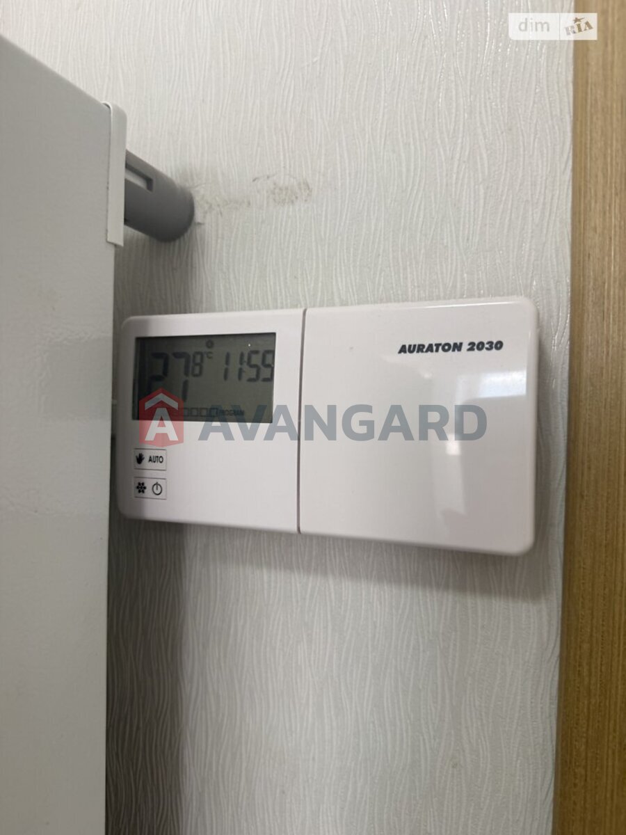 1 ����. ��������, 36/17.3/10 ��. �., 9/9 ���� ���� 18