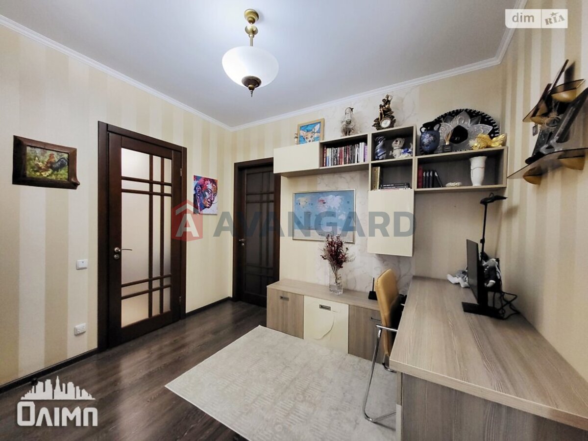 3 ��. ��������, 100/-/- ��. �., 7/9 ������ ���� 24