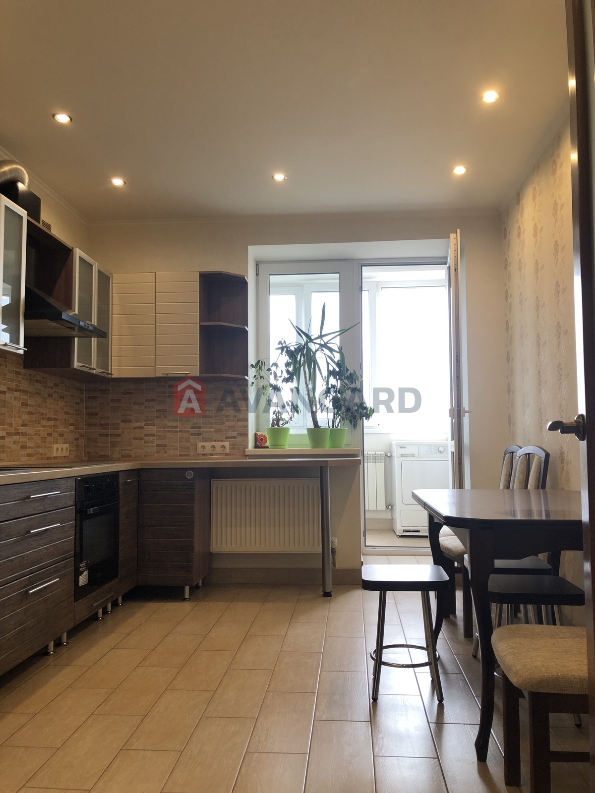 3 ����. ��������, 75/55/19 ��. �., 9/17 ���� ���� 1