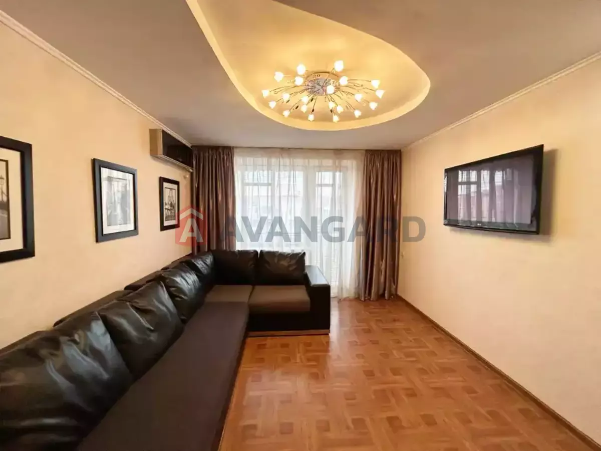 1 ��. ��������, 33/18/6 ��. �., 9/10 ������ ���� 6