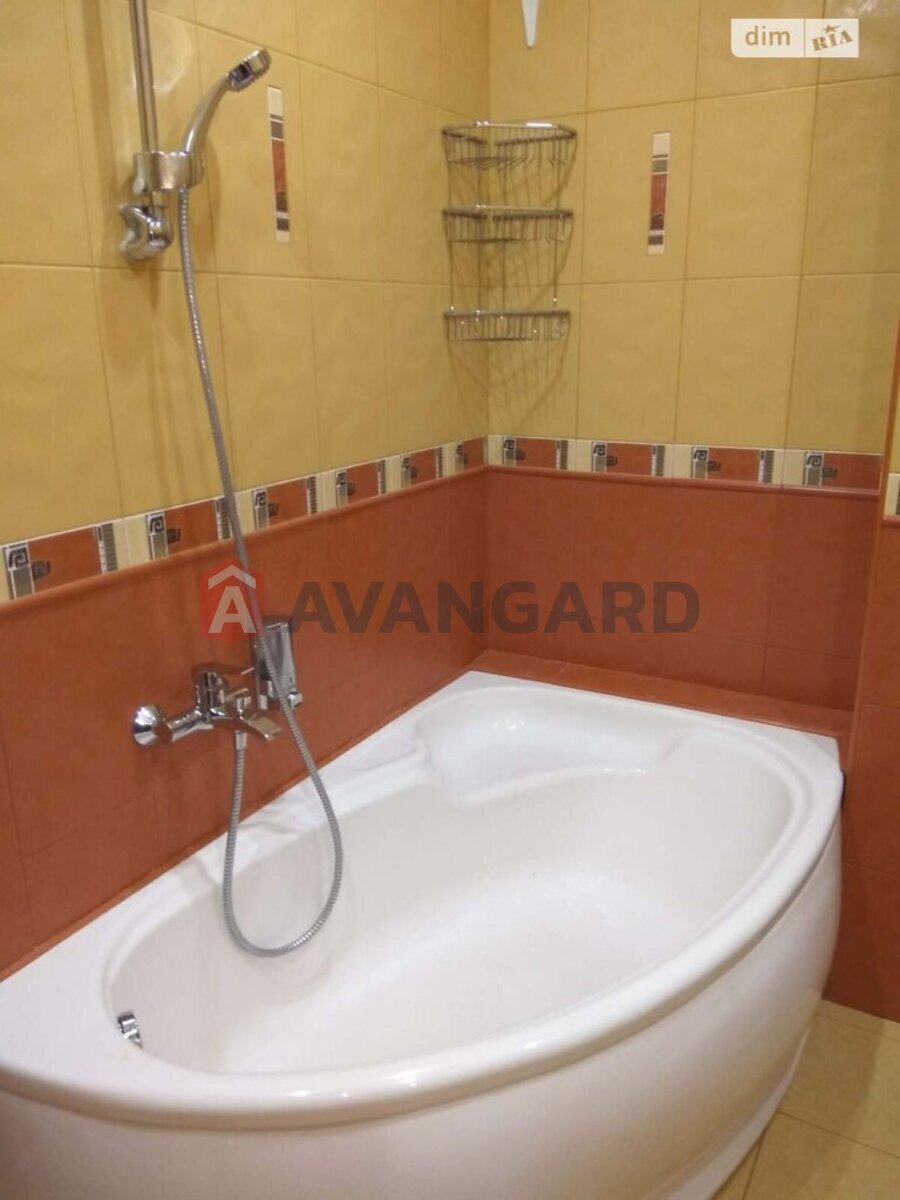 3 ��. ��������, 57/20/27 ��. �., 2/3 ������ ���� 11