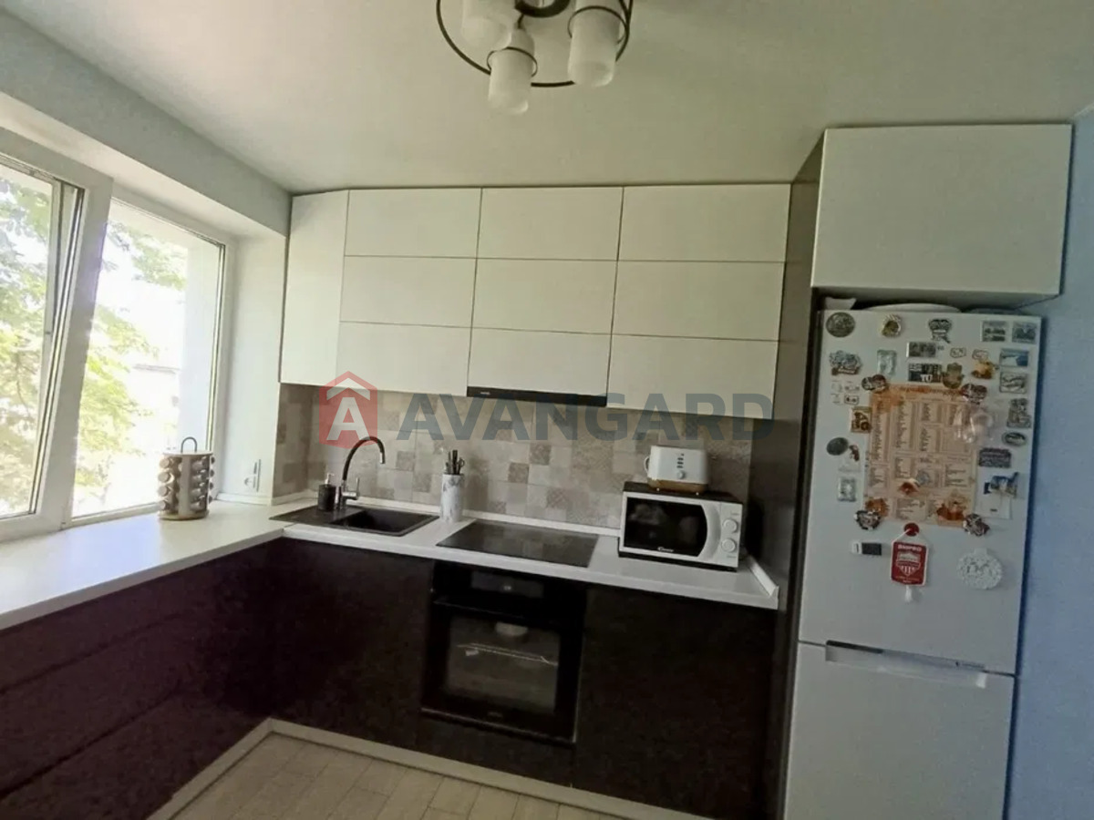 1 ��. ��������, 33/-/8 ��. �., 5/5 ������ ���� 2