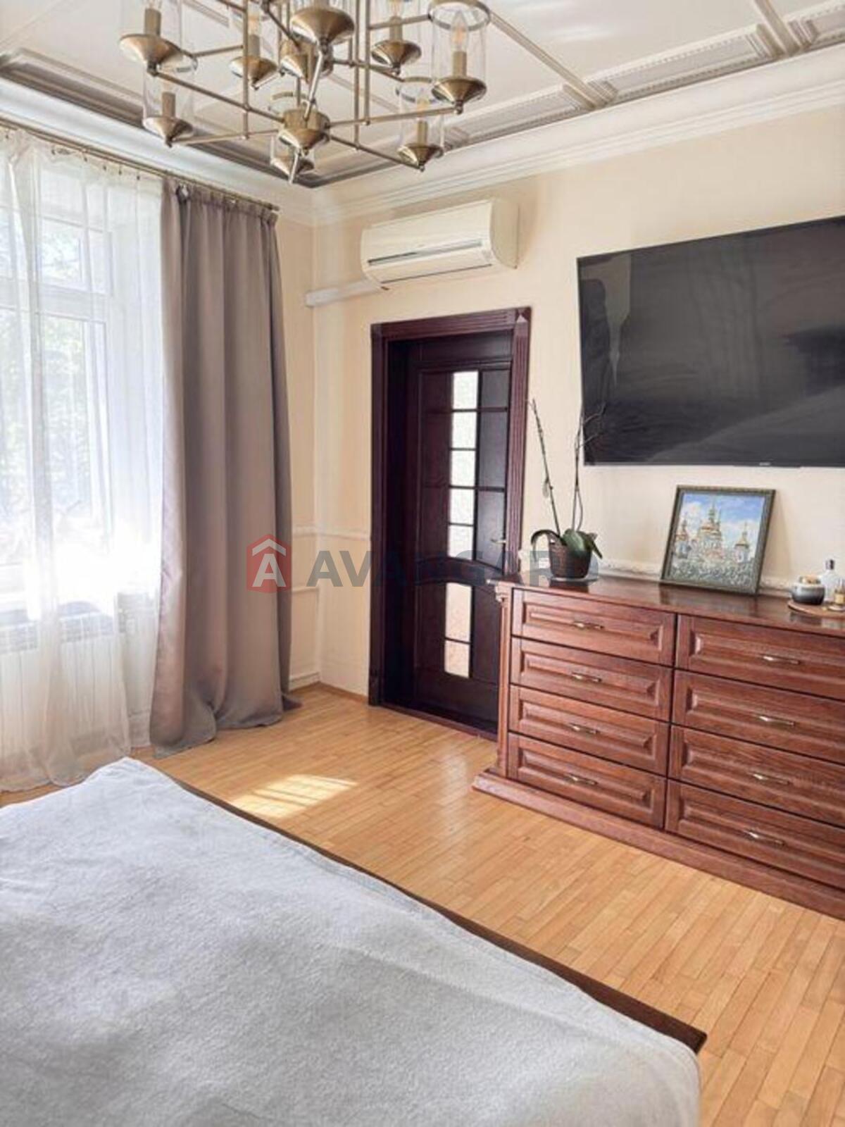 5 ��. ��������, 158/-/23 ��. �., 3/6 ������ ���� 6