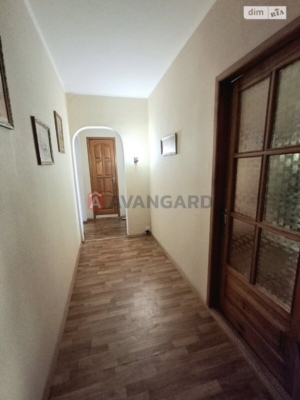 3 ��. ��������, 80/-/9 ��. �., 5/9 ������ ���� 6