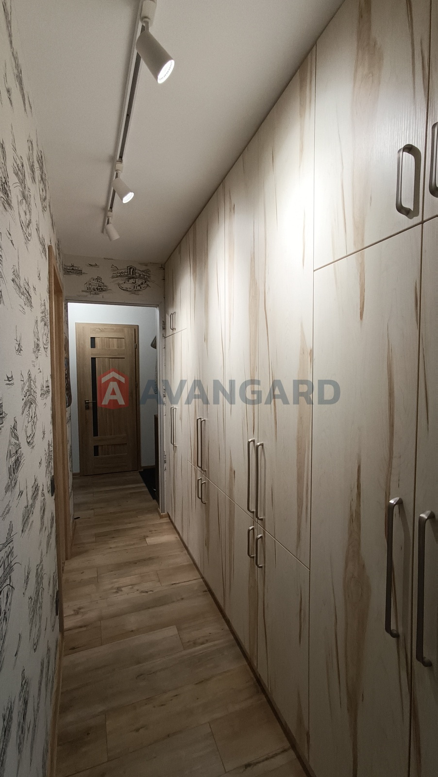 3 ��. ��������, 66/41,5/8 ��. �., 7/9 ������ ���� 12