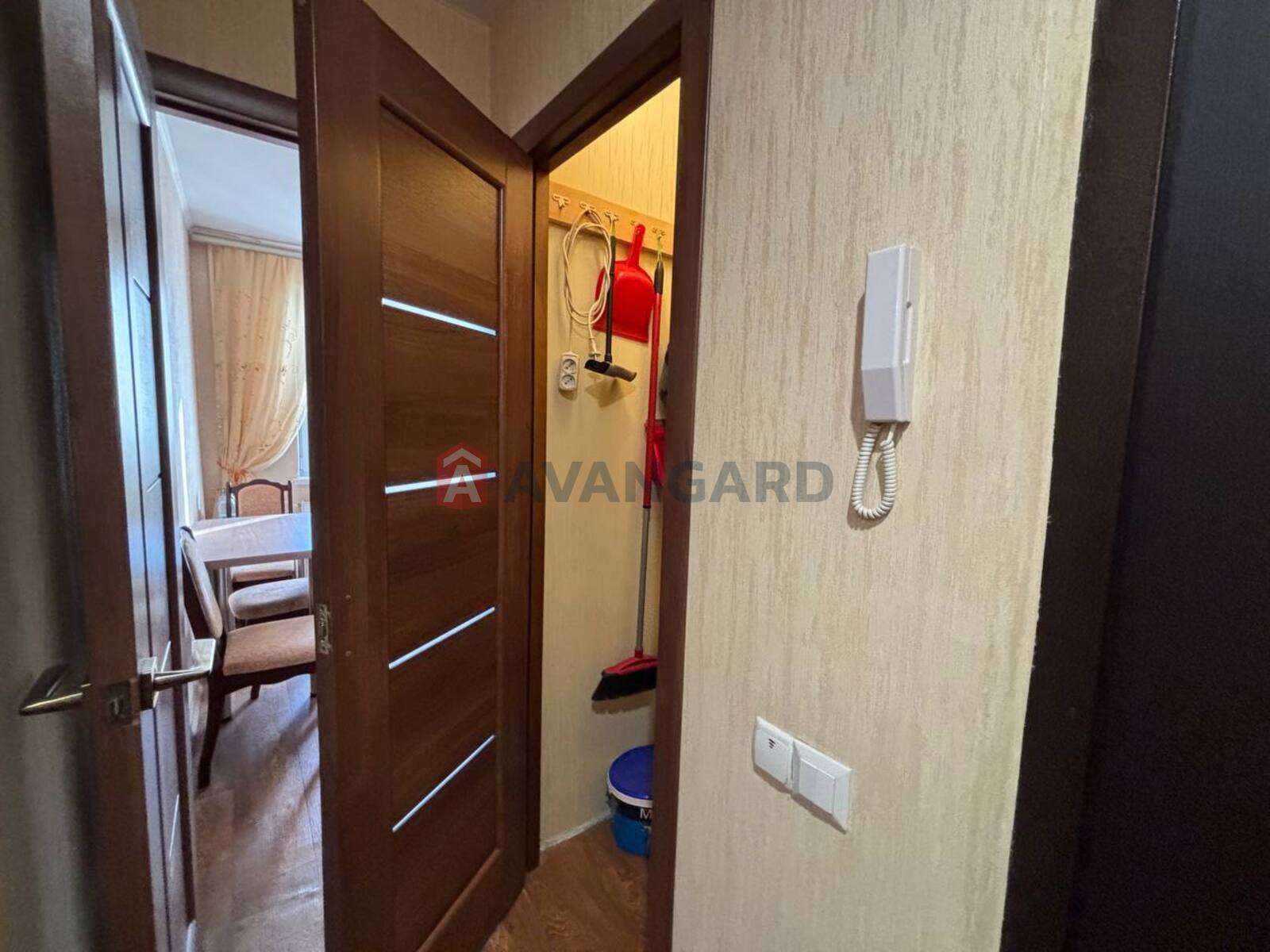 3 ��. ��������, 72/-/9 ��. �., 7/9 ������ ���� 5