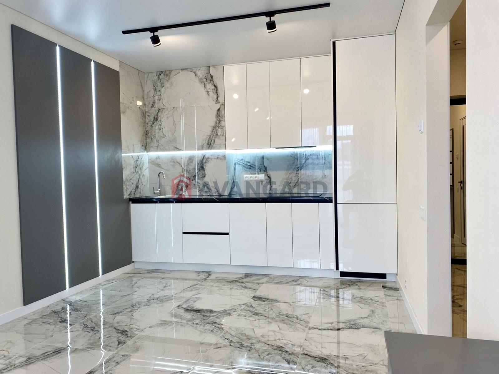 1 ��. ��������, 44/14/20 ��. �., 24/26 ������ ���� 1