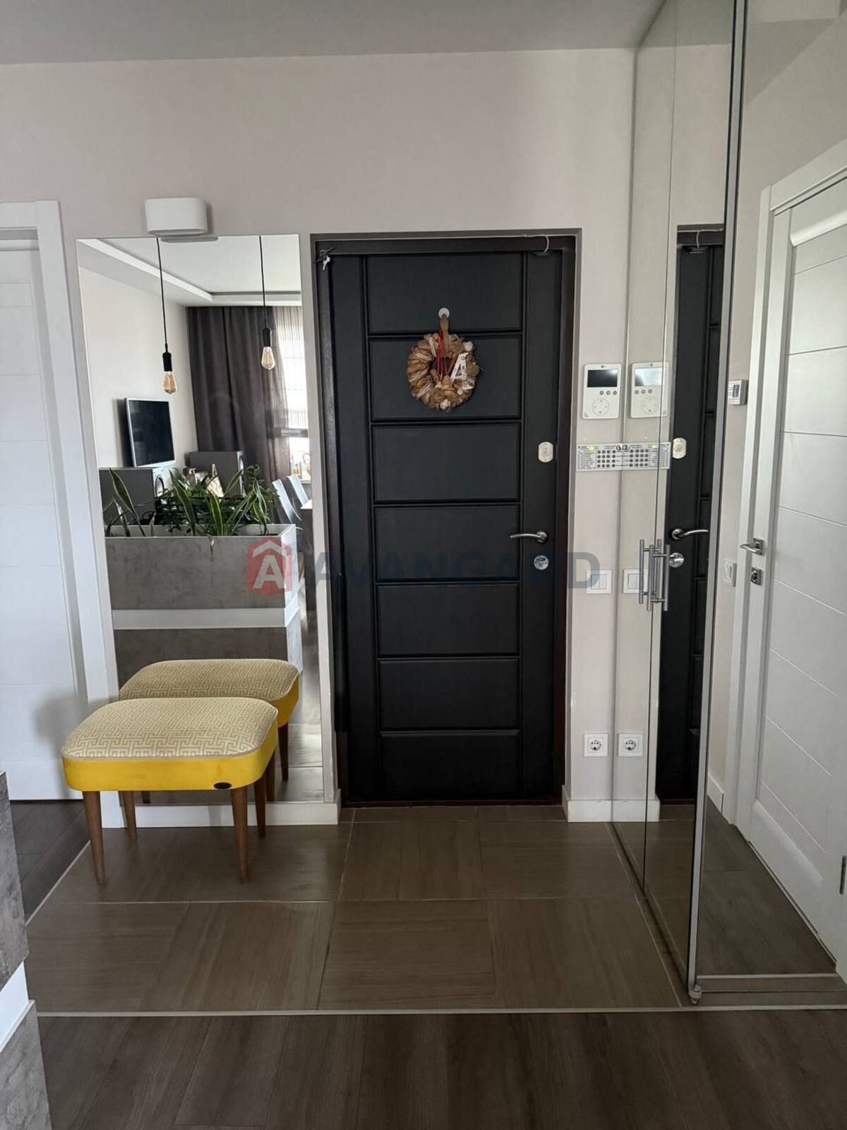 3 . , 70,6/-/8 . ., 9/9   12