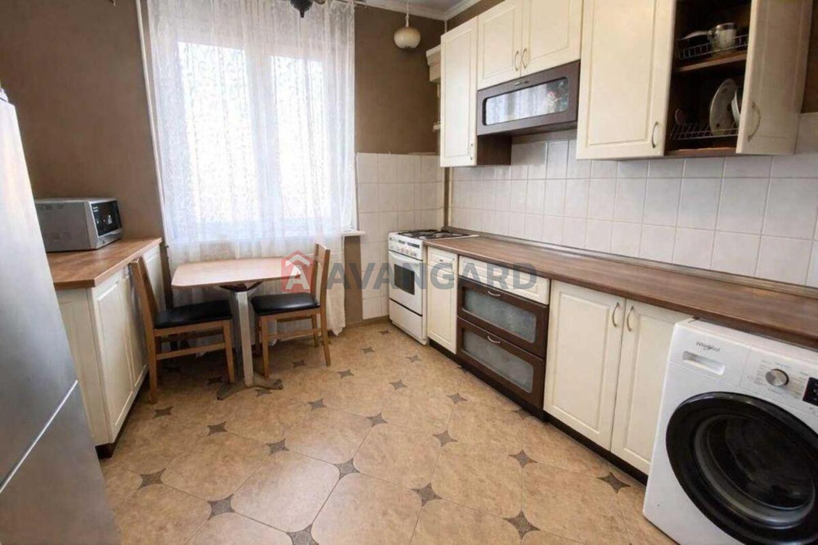 1 ��. ��������, 68/-/8 ��. �., 7/10 ������ ���� 10