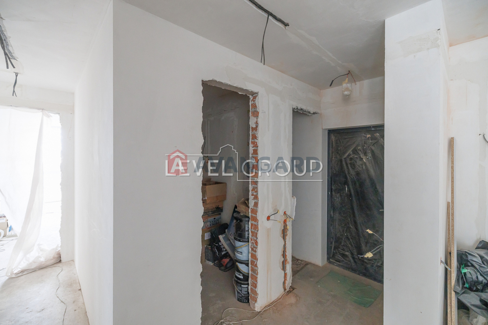 3 ��. ��������, 118/52/40 ��. �., 11/24 ������ ���� 14