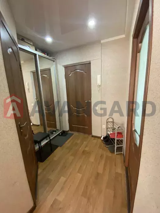 1 ��. ��������, 29/-/6 ��. �., 5/5 ������ ���� 4