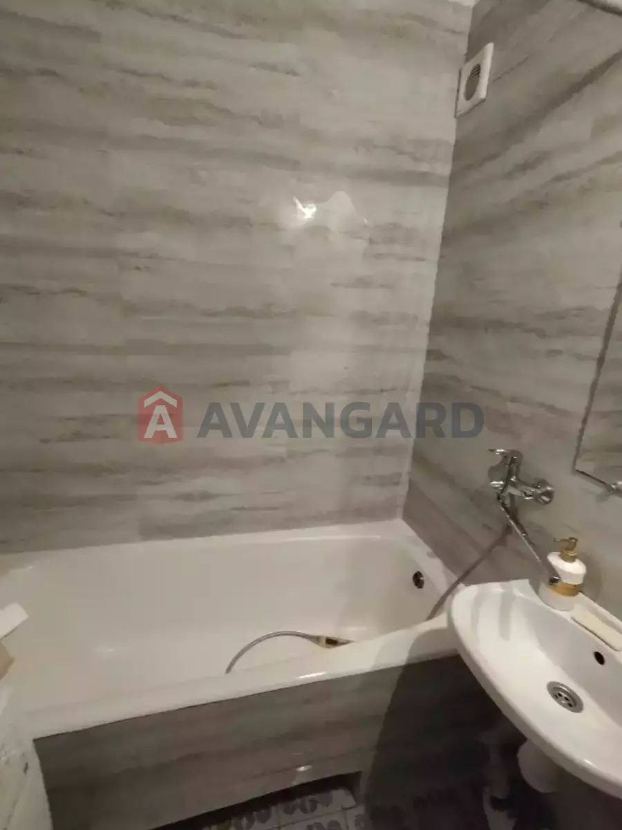 2 ��. ��������, 53/33/8 ��. �., 9/9 ������ ���� 12