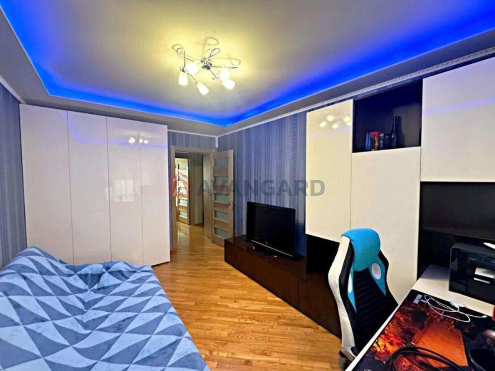 3 ��. ��������, 76/-/15 ��. �., 6/10 ������ ���� 15