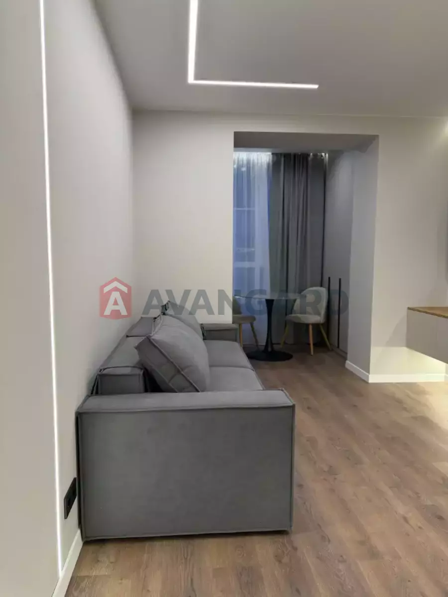 1 ��. ��������, 44/17/15 ��. �., 5/10 ������ ���� 17