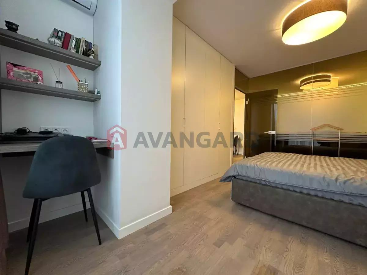 2 ��. ��������, 57/32/17 ��. �., 6/12 ������ ���� 10