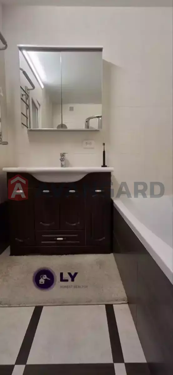 2 ��. ��������, 67/-/15 ��. �., 8/12 ������ ���� 17