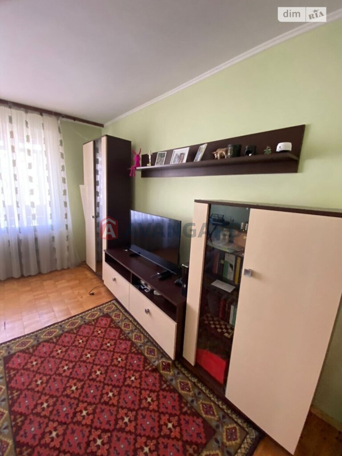 3 ��. ��������, 61/36/9 ��. �., 5/9 ������ ���� 8