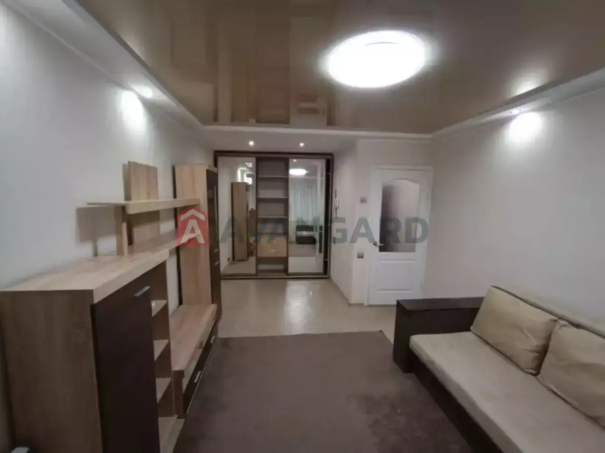 1 ��. ��������, 43/24/8 ��. �., 3/12 ������ ���� 2