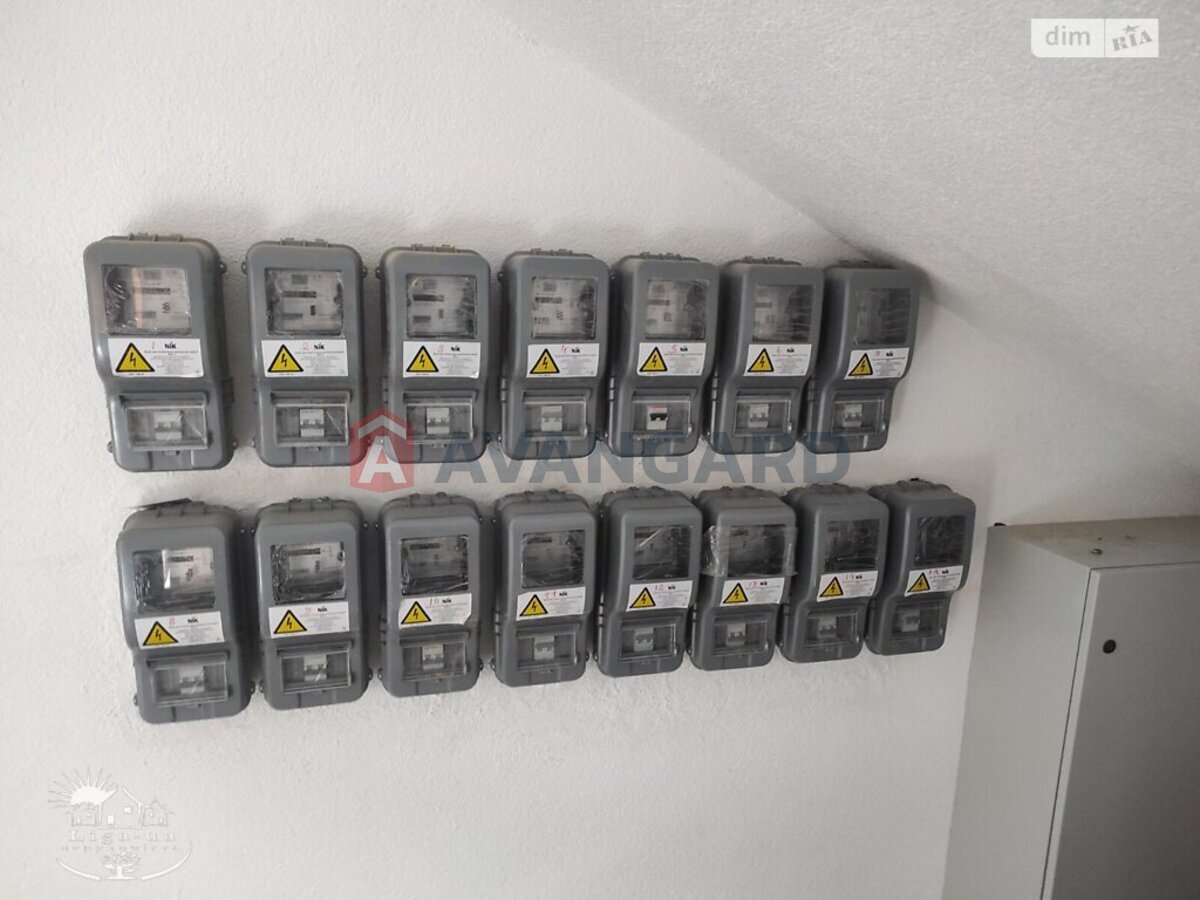 1 ����. ��������, 40/20/15 ��. �., 2/3 ���� ���� 18