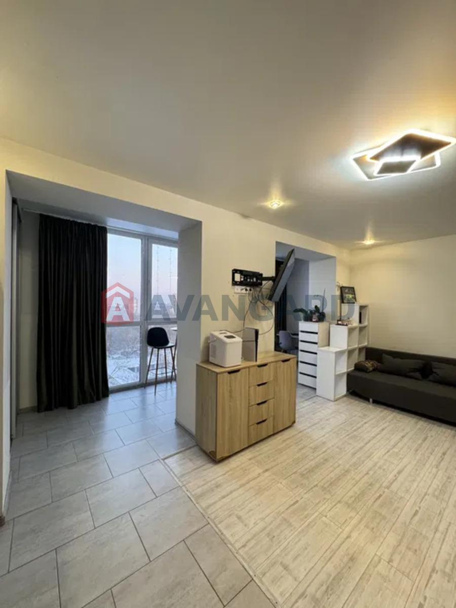 1 ����. ��������, 50/-/15 ��. �., 6/9 ���� ���� 9