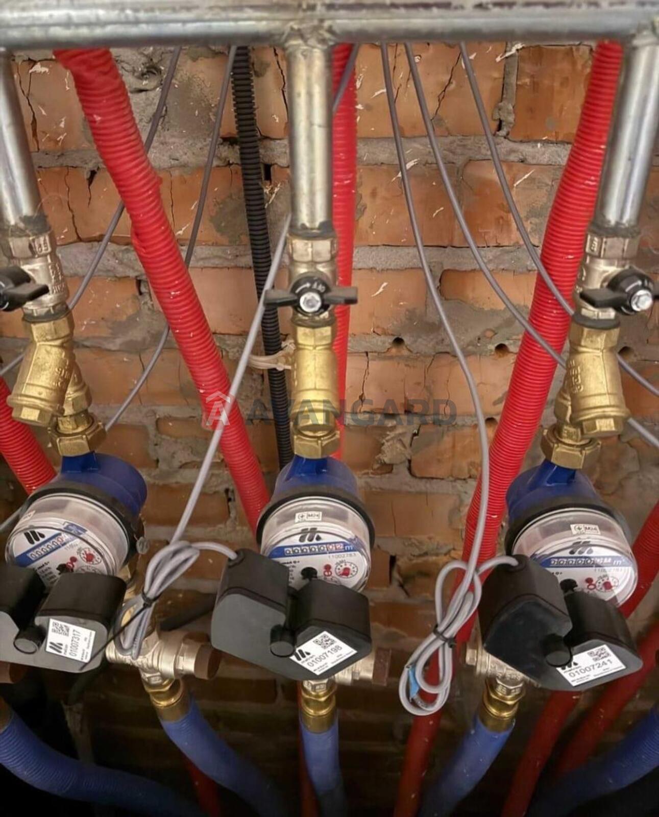 3 ��. ��������, 81/63/18 ��. �., 22/26 ������ ���� 9