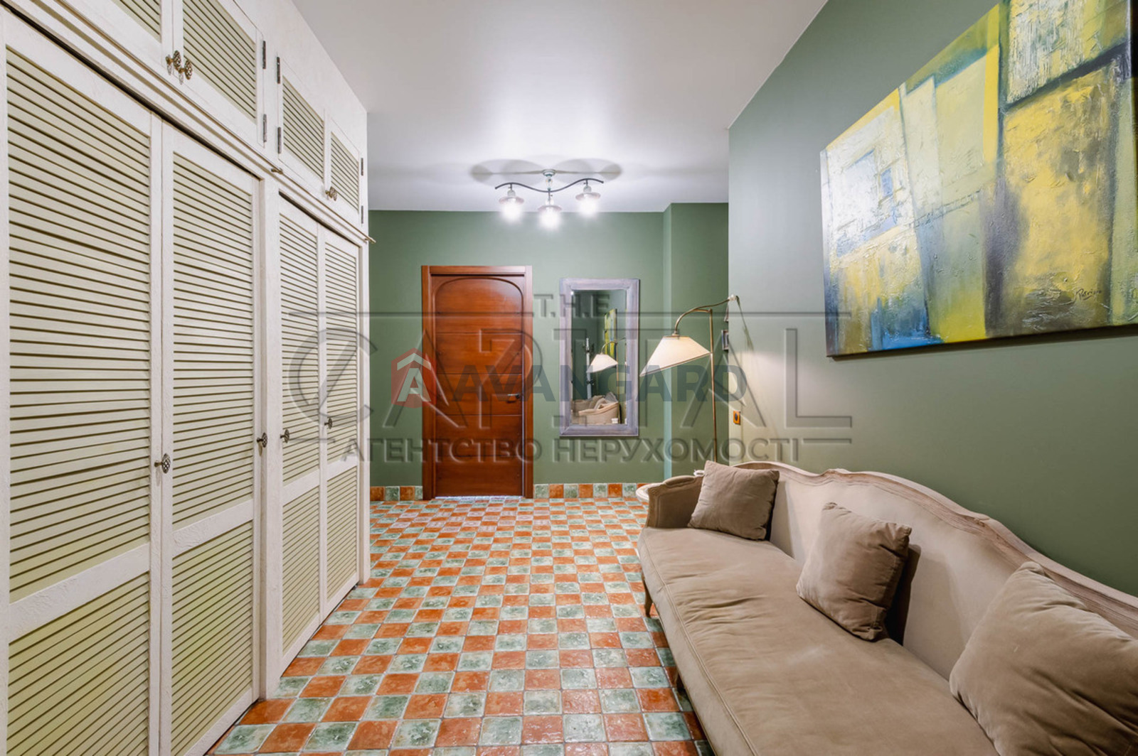 4 ��. ��������, 160/80/40 ��. �., 8/25 ������ ���� 8