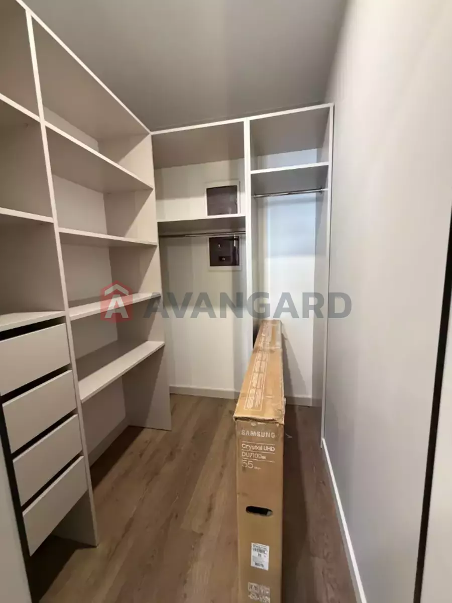 1 ��. ��������, 45/17/18 ��. �., 8/10 ������ ���� 14