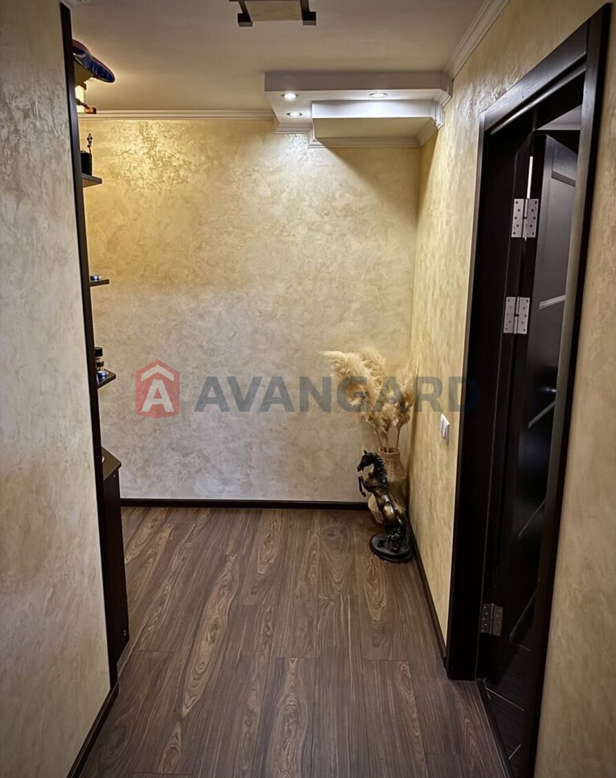 3 ����. ��������, 93/53/35 ��. �., 4/5 ���� ���� 12