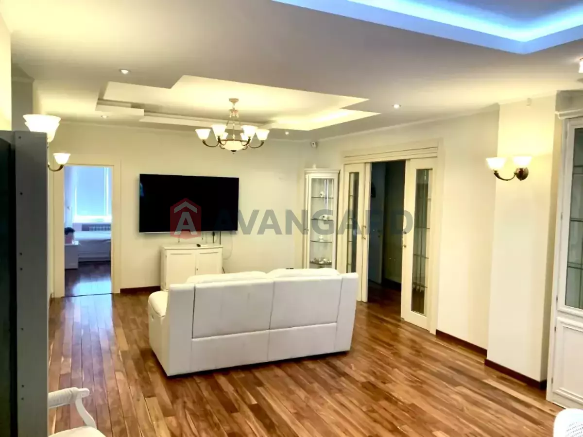 4 ��. ��������, 140/-/- ��. �., 11/15 ������ ���� 5