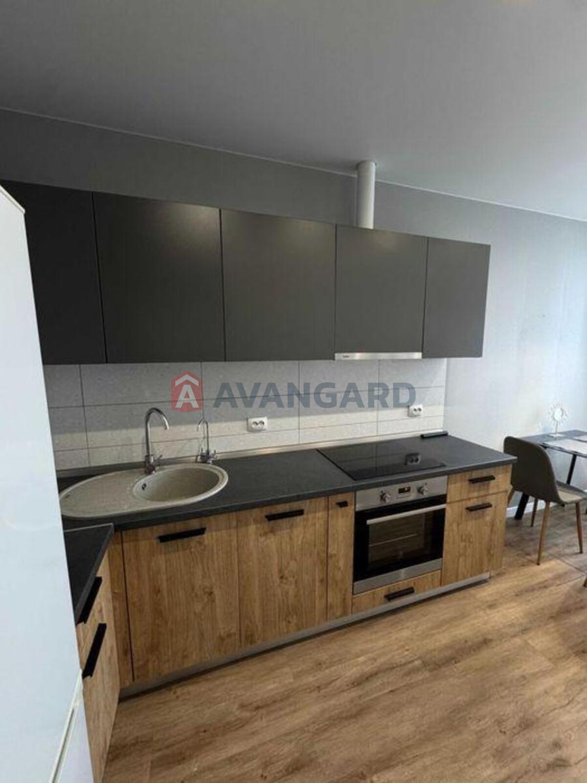 1 ��. ��������, 33/-/10 ��. �., 19/25 ������ ���� 8