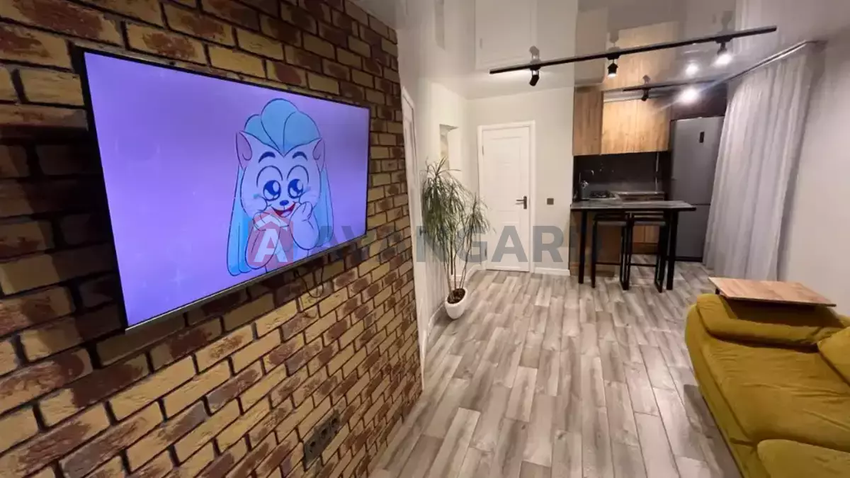 1 ��. ��������, 36/19/4 ��. �., 3/5 ������ ���� 8