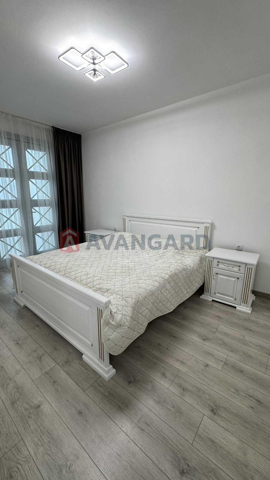 3 ����. ��������, 82,8/42,8/15,4 ��. �., 9/10 ���� ���� 7