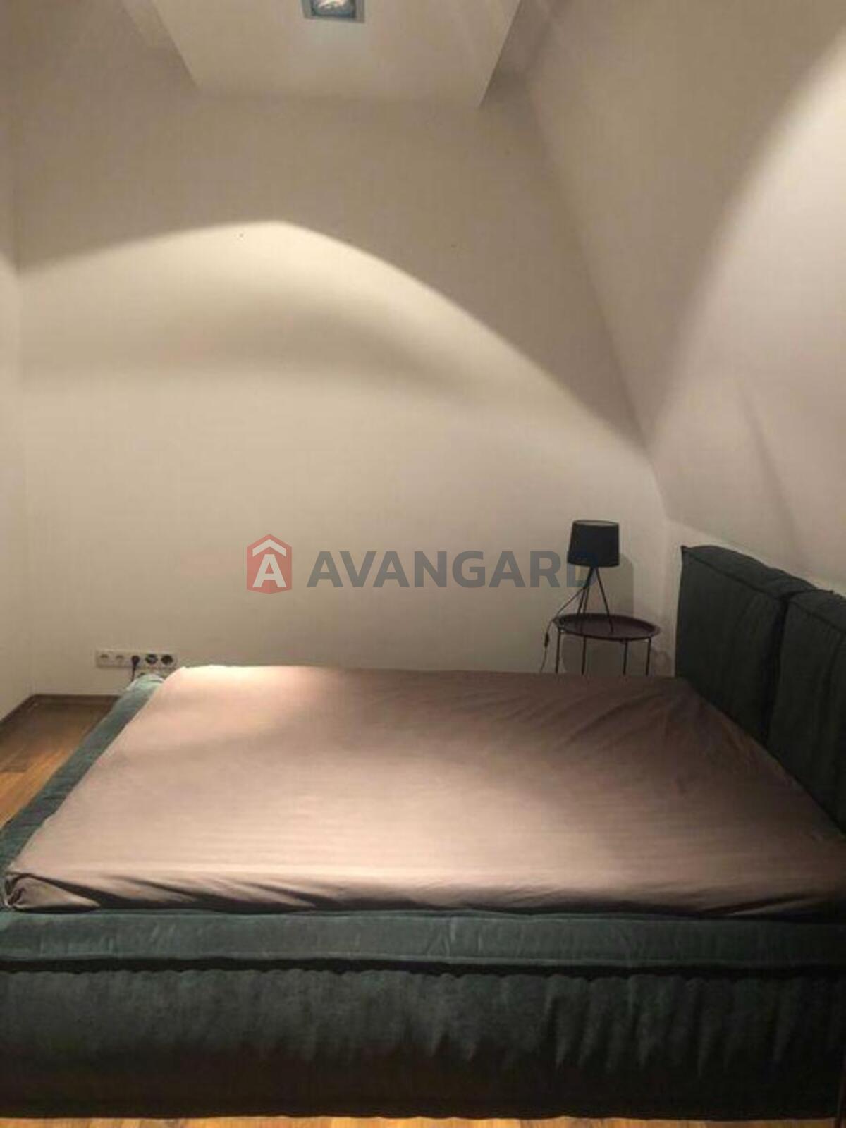 2 ��. ��������, 49/-/4 ��. �., 9/10 ������ ���� 9