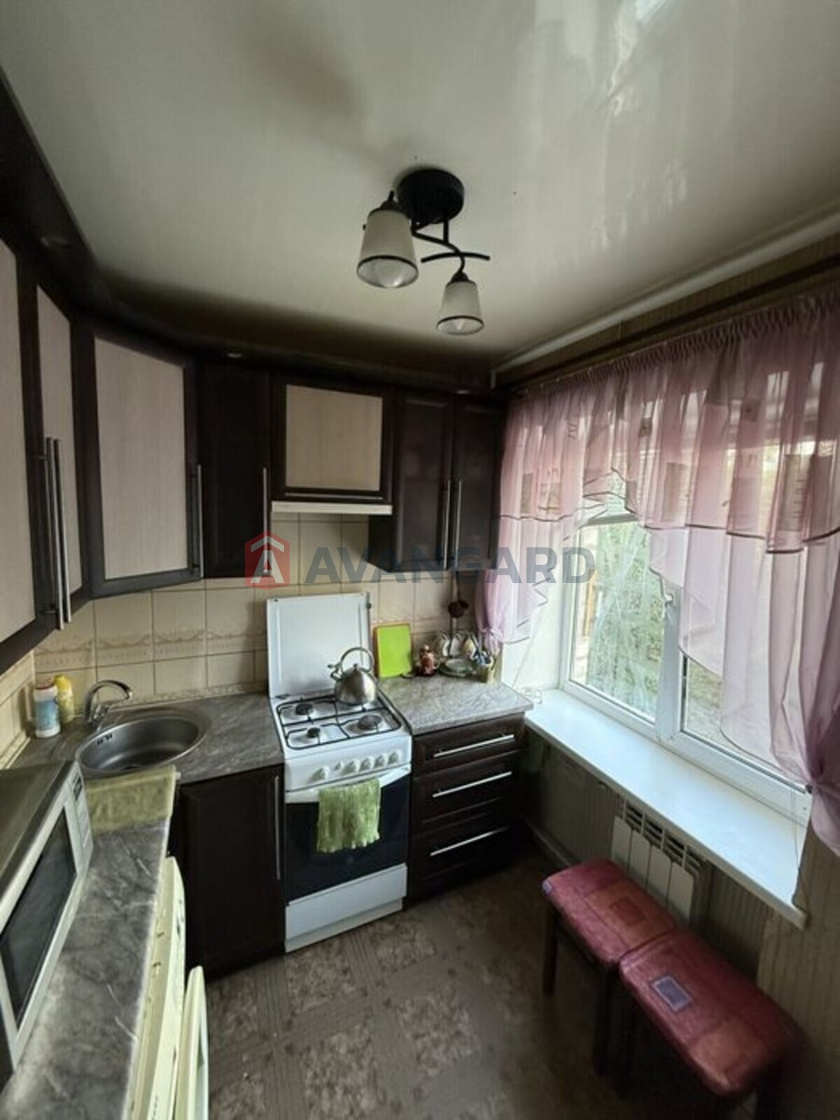 3 ��. ��������, 50/-/5 ��. �., 3/5 ������ ���� 8